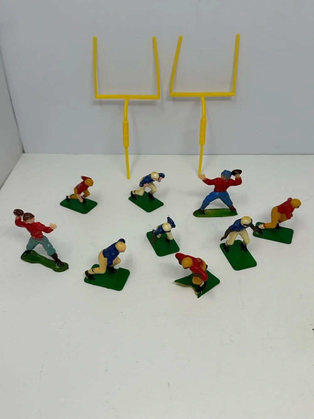 Vintage Cake Topper Football 9 Players 2 Goals A2